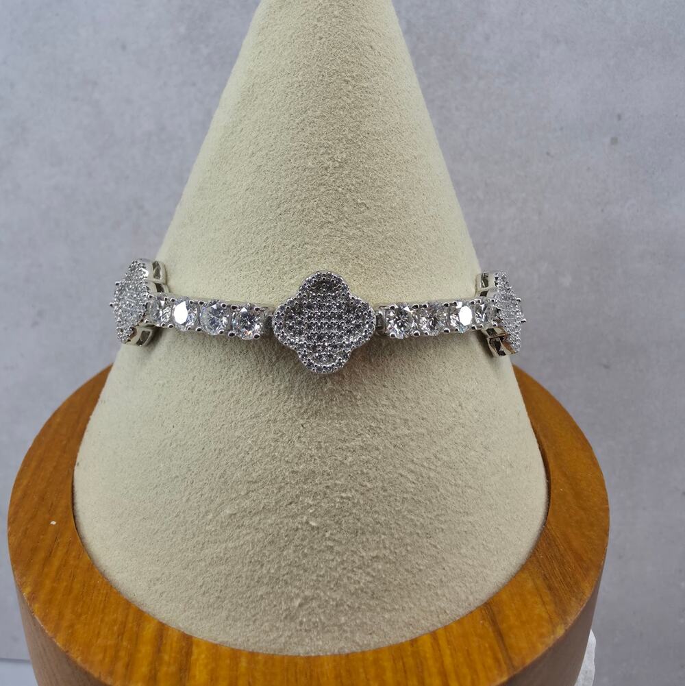 7" 4mm 8.70ctw Moissanite Clover Tennis Bracelet 925 Silver Box Lock GRA